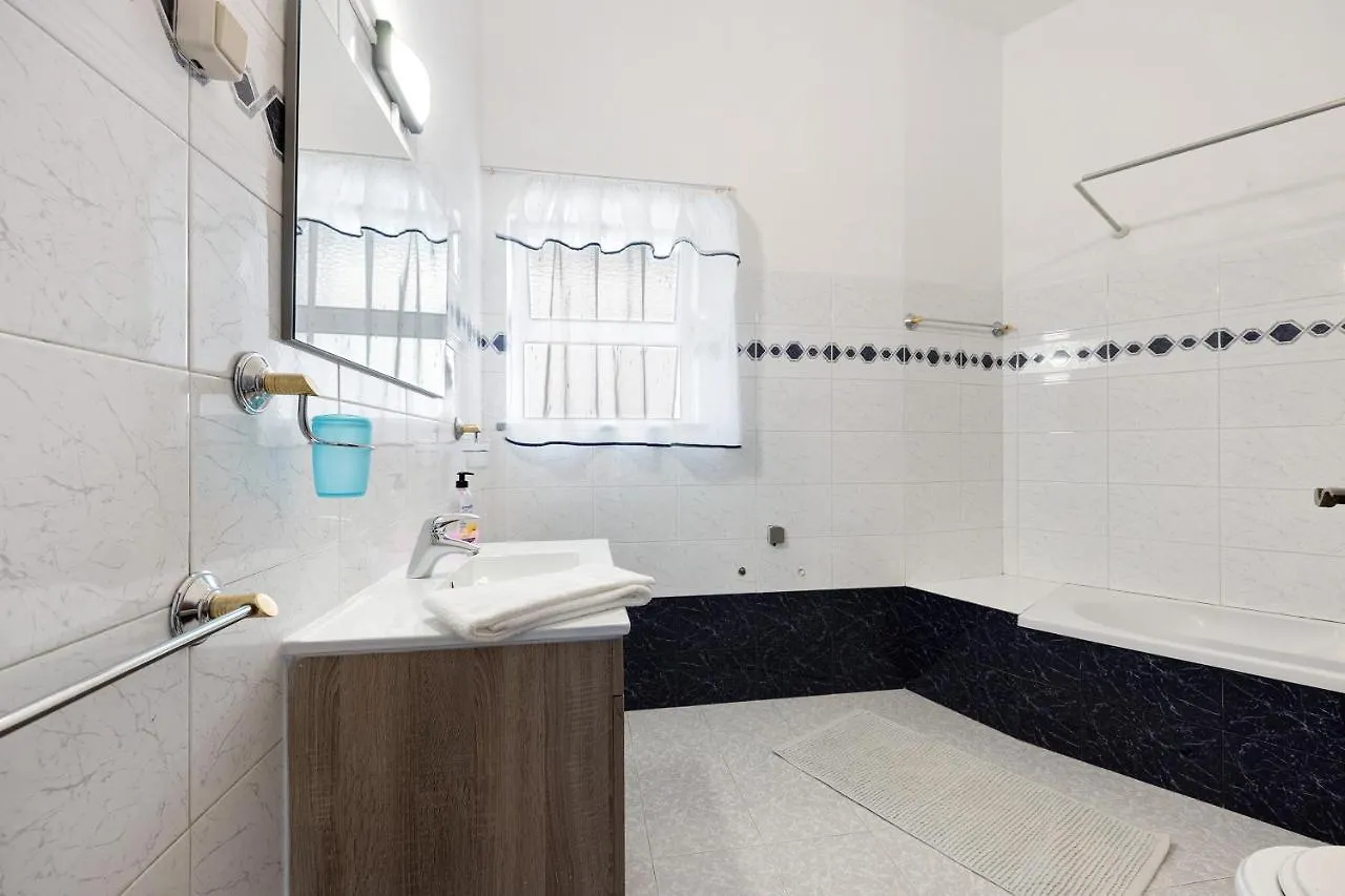 Apartment T2 Malveiro Odeceixe 0*,